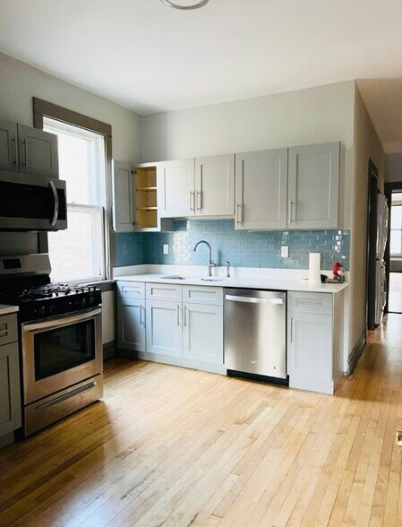 Building Photo - 2042 W Hutchinson St