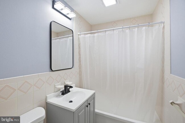 Building Photo - 444 Carrollton Dr