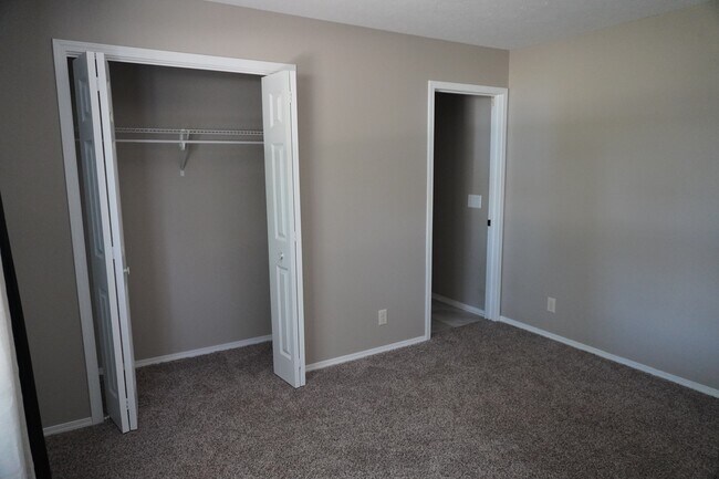 Building Photo - 37 Ems D22A Ln