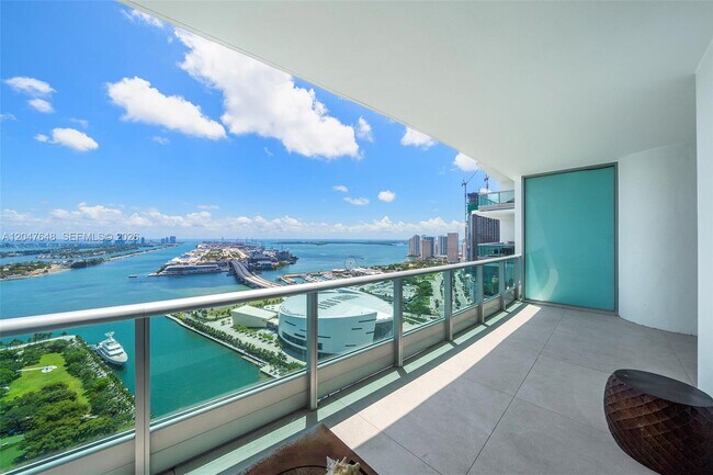 Building Photo - 900 Biscayne Blvd