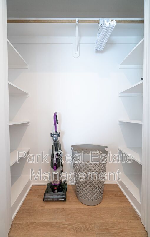 Building Photo - 901 E Edenton St