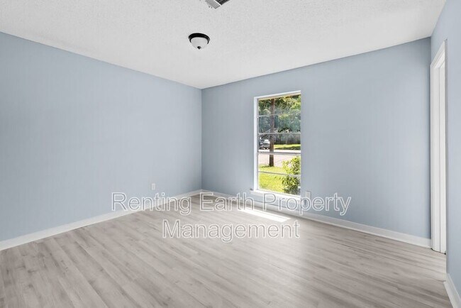 Building Photo - 3613 Erwin Dr