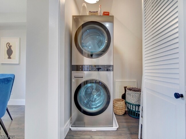 Building Photo - 43 Conforti Ave