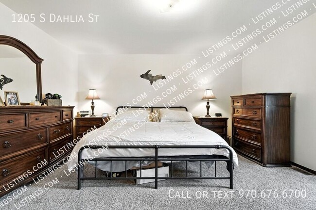 Building Photo - 1205 S Dahlia St