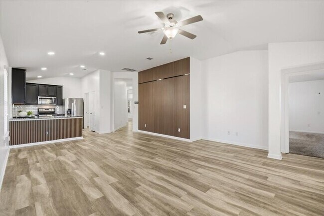 Building Photo - 19040 Kimberlite Dr