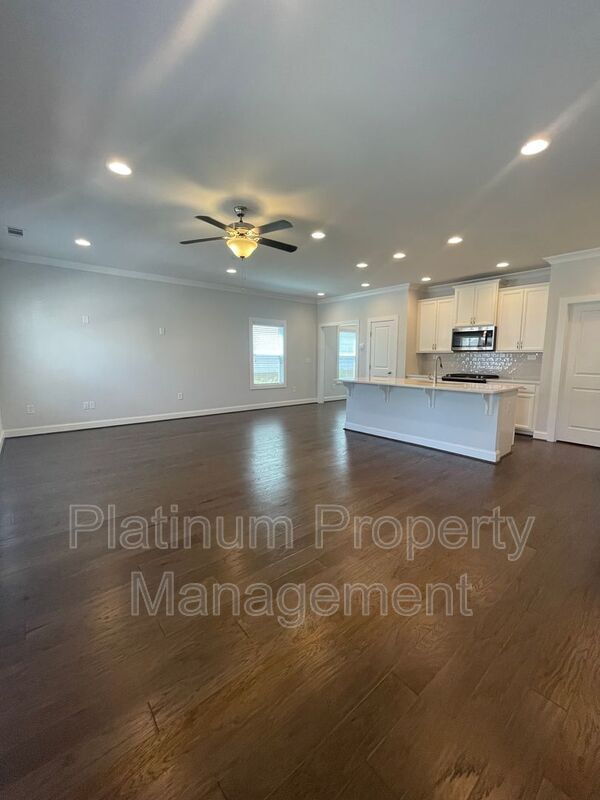Building Photo - 2312 Echelon Ln