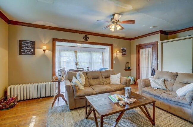 Building Photo - 2652 Milwaukee St