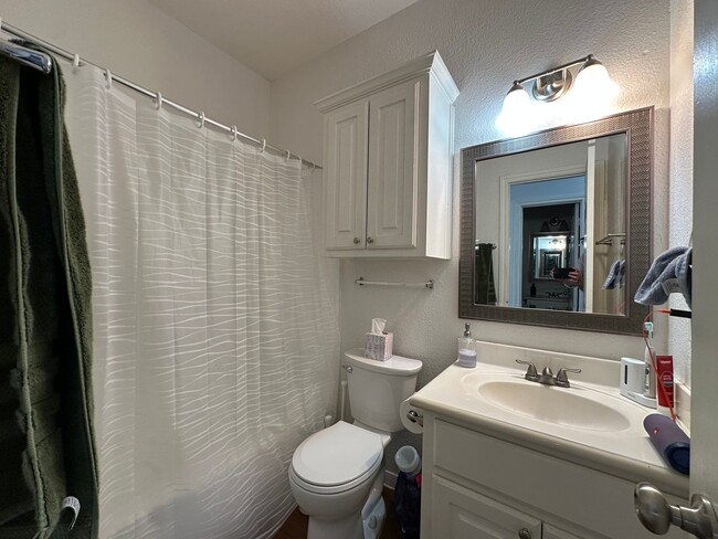 Building Photo - 1900 S 16th St