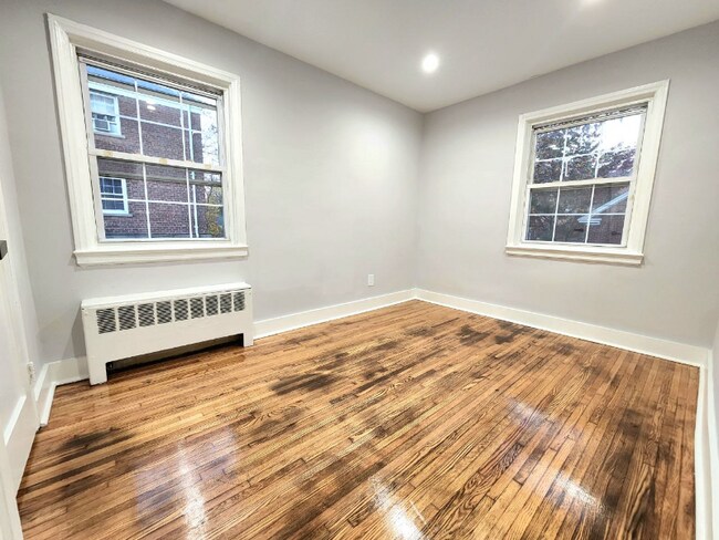 Building Photo - 85 Forest Hill Pkwy