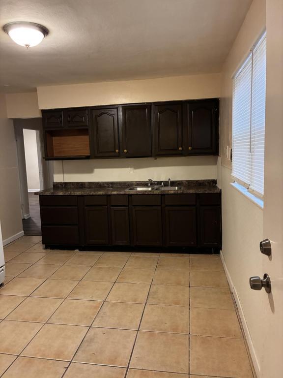 Building Photo - 9757 Lorna Ln