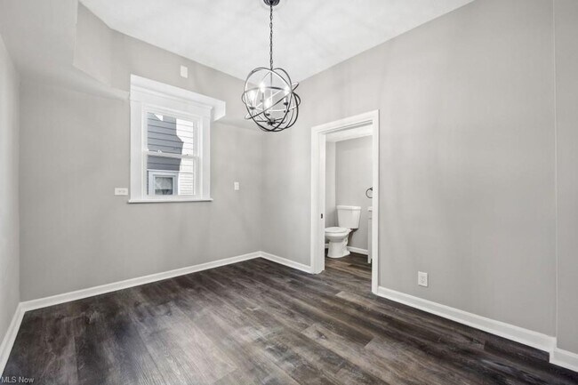 Building Photo - 1643 Lincoln Ave