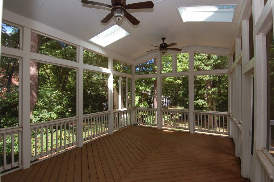 Screened Porch - 103 Withwyndle Ct