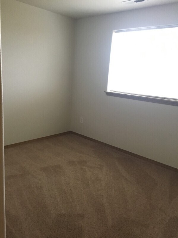 Building Photo - 8619 Overland Ct