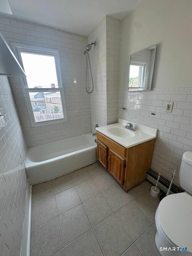 Building Photo - 36 Truman St