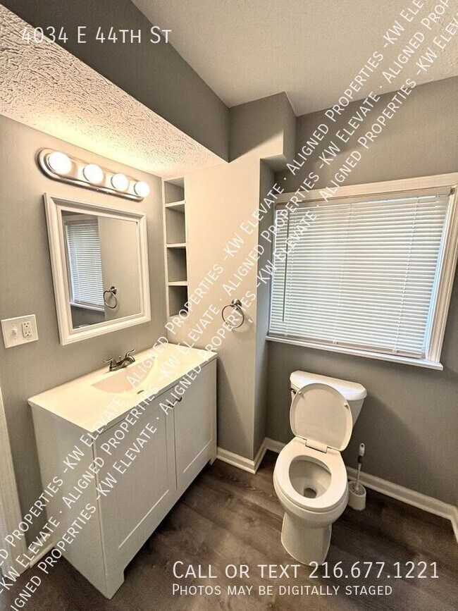 Building Photo - 4034 E 44th St