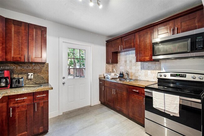 Building Photo - 154 NW 45th St