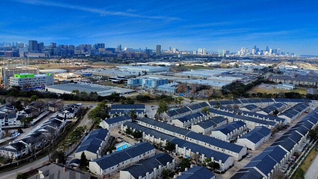 Building Photo - 2874 Holly Hall St