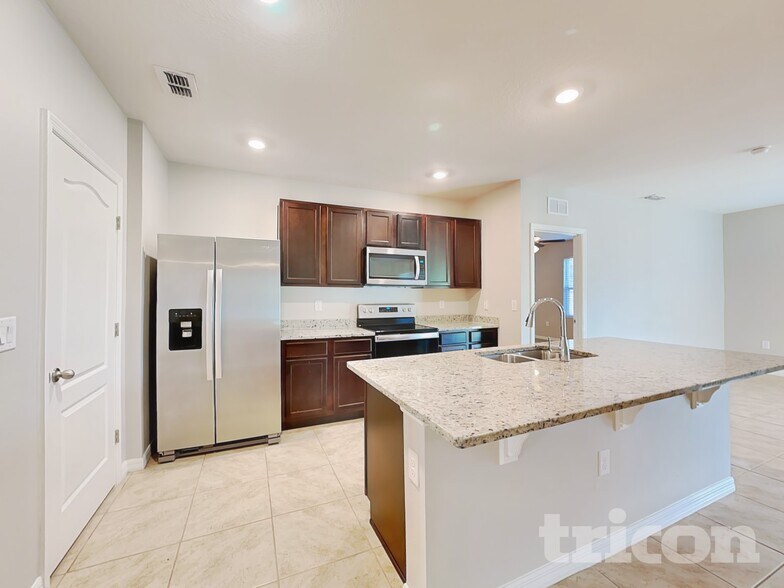 Building Photo - 5765 Arlington River Dr.