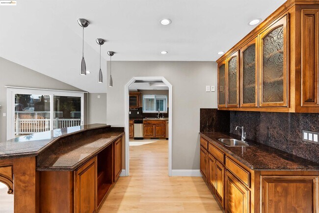Building Photo - 4730 Spinnaker Way
