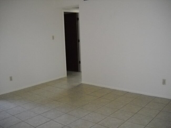 Building Photo - 2BR/1BA 827 sq.ft. rental in Sierra Vista, AZ