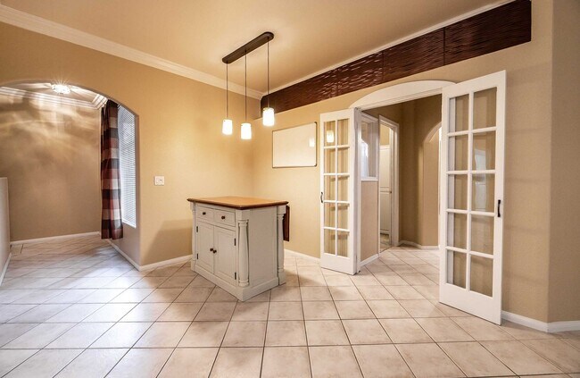 Building Photo - Cute 2 Bedroom Condo with 2 Car Garage located in a Guard Gated Community in Green Valley!