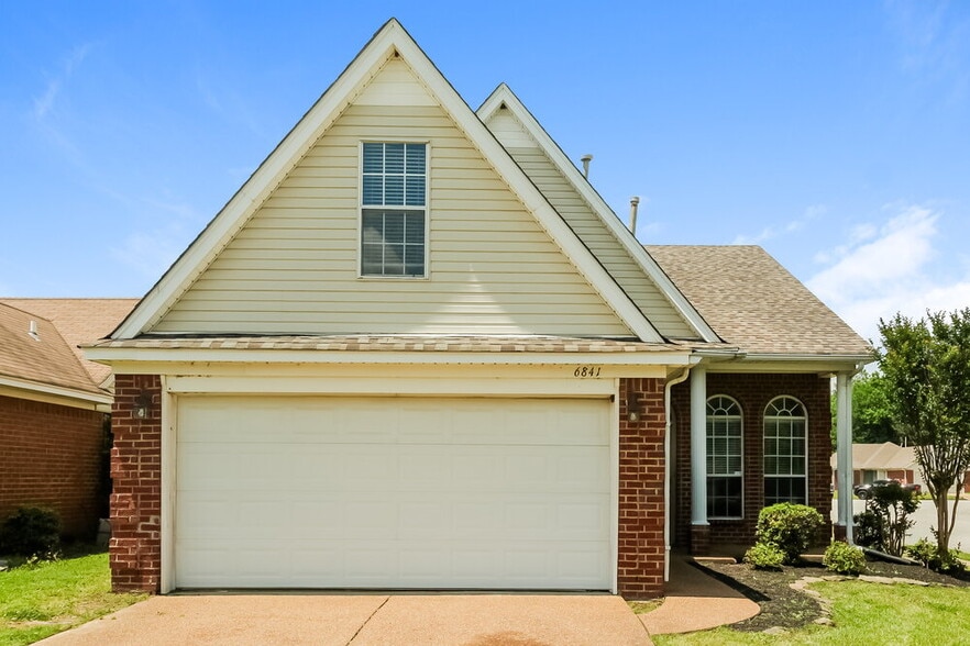 Primary Photo - 6841 Charlotte Dr