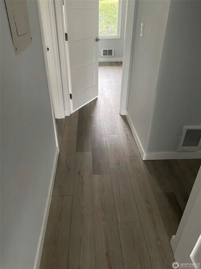 Building Photo - 2bd/1.75ba Mercer Island Condo