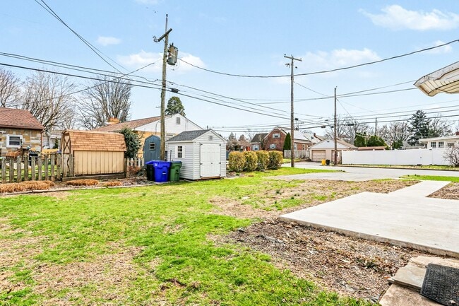 Building Photo - Two bedroom, one bathroom house in Susquehanna Twp.