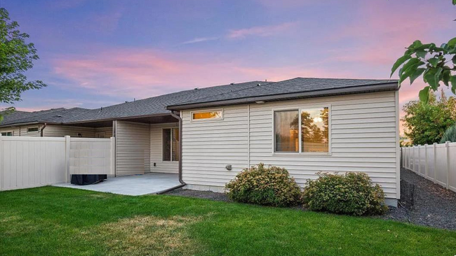 Building Photo - 3130 Devlin~Beautiful townhouse in the Ver...
