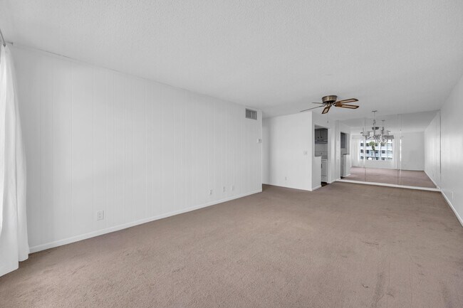 Building Photo - 125 Shore Ct