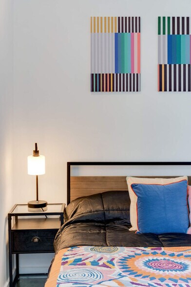 Building Photo - 151 SE 1st St