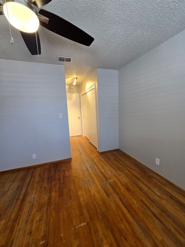 Building Photo - Spacious 4-Bedroom Corner Lot Home $2450.00 per month | Prime Rancho Cordova Location | Available...