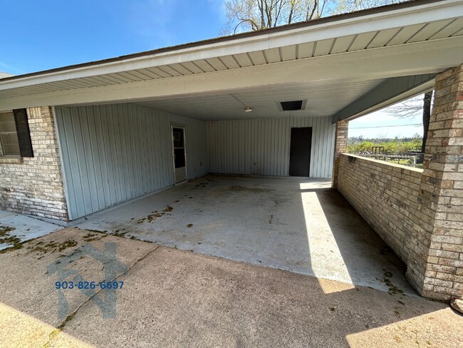 Building Photo - 1025 Crestview Dr S