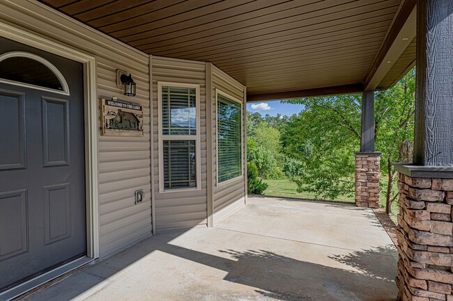 Building Photo - Home with Gorgeous Mountain Views!