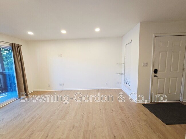 Building Photo - 163 Brooke Castle Dr