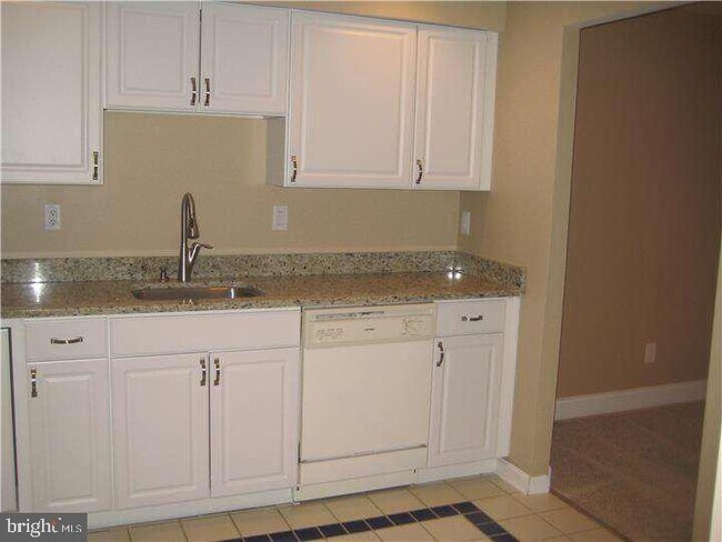 Building Photo - 205 Bernard Ct