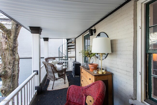 Building Photo - 590 N Broadway