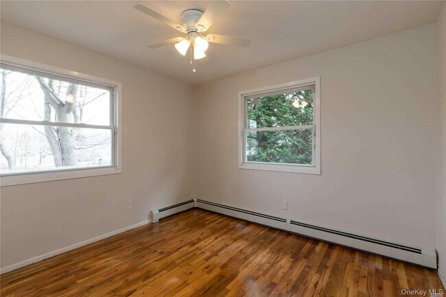 Building Photo - 5 Ashland St