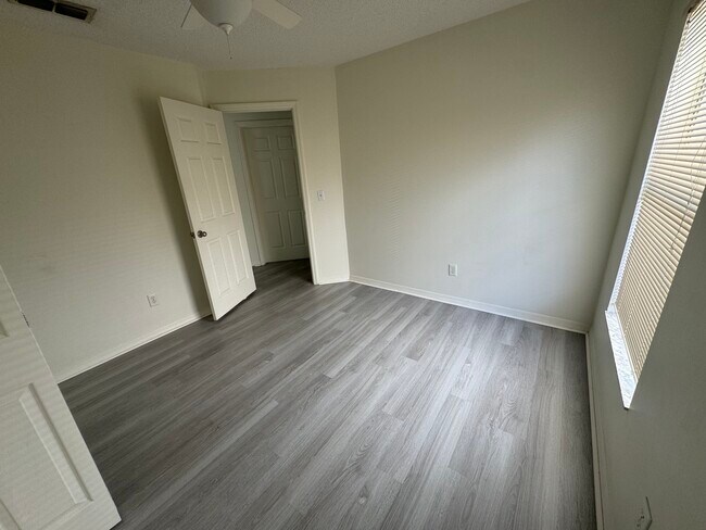 Building Photo - 629 Allison Ave