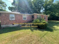 Building Photo - 1915-B Sweetbriar Ave - Nashville, TN 37212