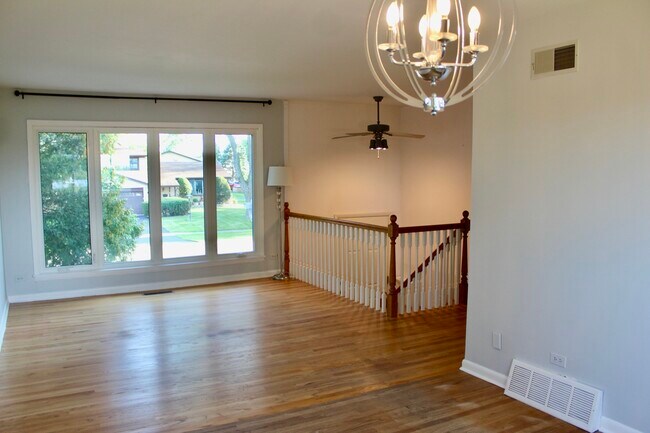 Building Photo - 2510 Ravinia Ln