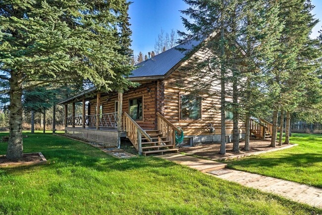Primary Photo - SEASONAL 4bd 2ba log home