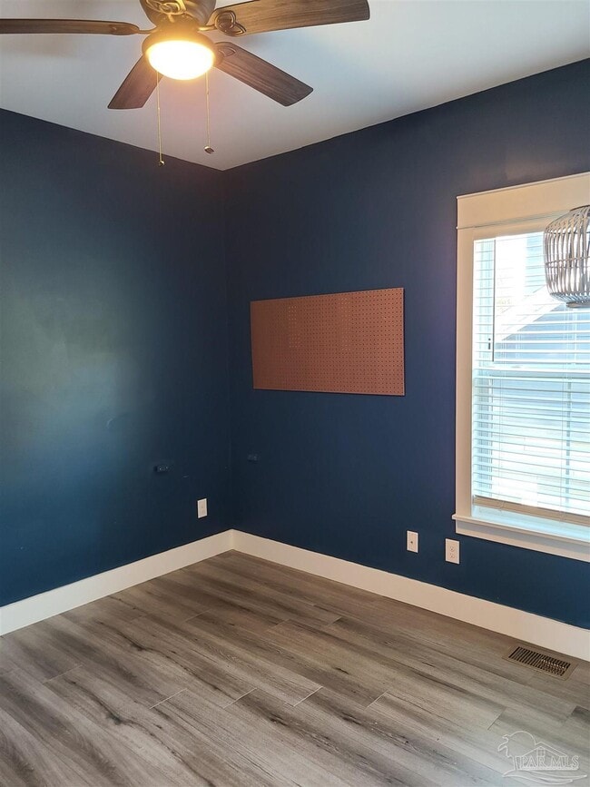 Building Photo - 603 N Reus St