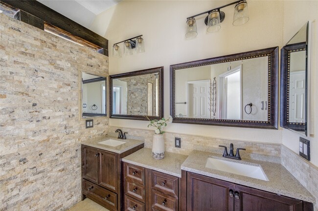 Building Photo - 44 Atascadero Dr