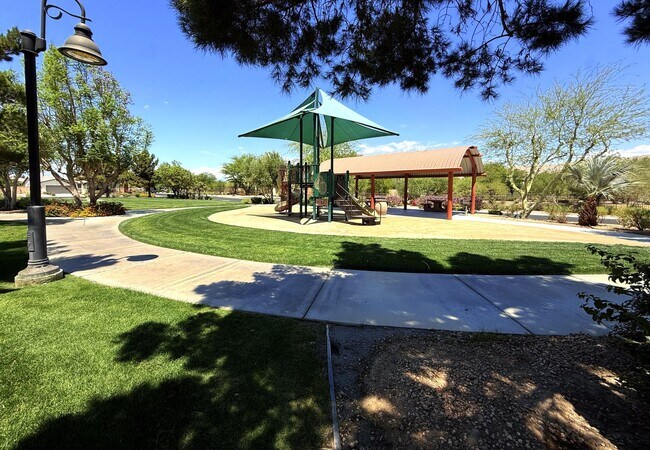 Building Photo - 80435 Atherstone Dr