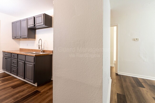 Building Photo - 1318 N Piatt Ave