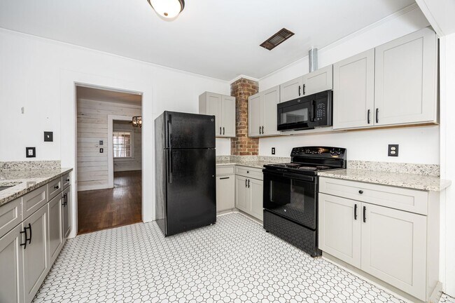 Building Photo - Cute 2 Bed 1 Bath in Pascagoula