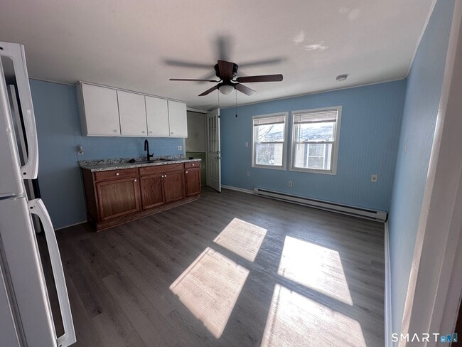 Building Photo - 24 Rocky Hill Ave