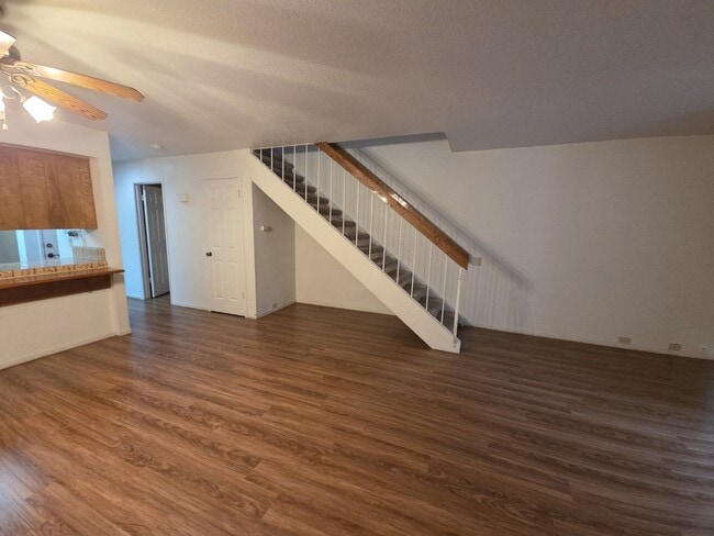 Building Photo - Cozy, Quiet Condo