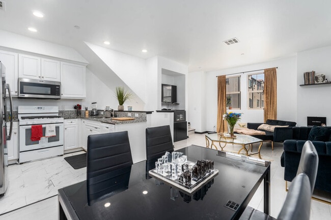 Building Photo - 7225 N Cedar Rd